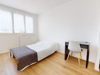 Room share / 5 rooms apartment · 68 m², Bron, B Avenue Pierre Brossolette
