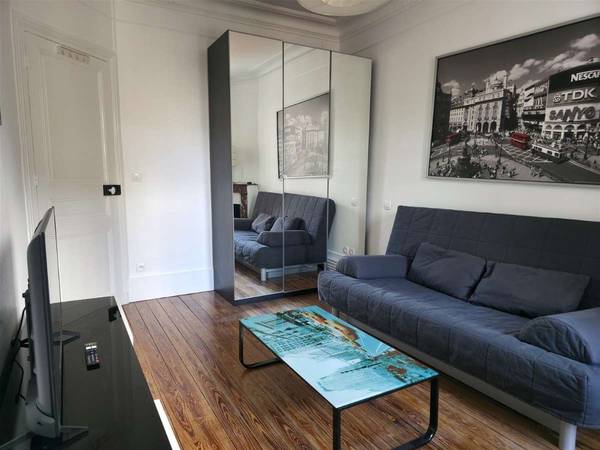 Colocation / Appartement 3 pièces de 60 m², Courbevoie, Rue de Normandie / Photo 2
