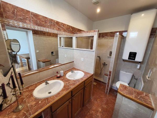 Student residence / 8-bedroom house · 150 m², Marseille, Boulevard Michelet / Photo 2