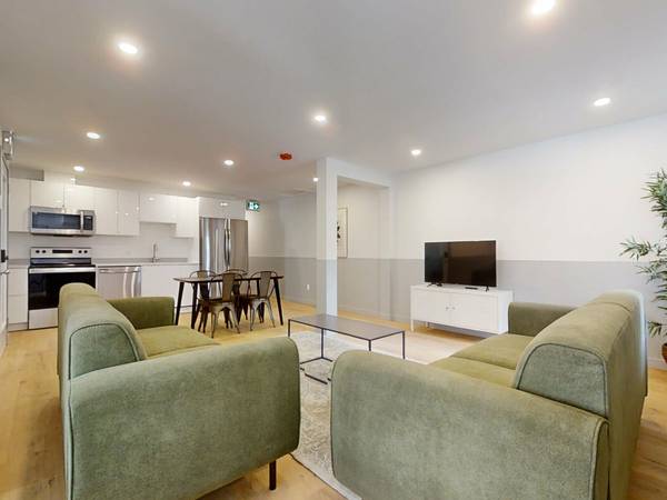 Colocation / Appartement 4 pièces de 120 m², Montréal / Photo 2