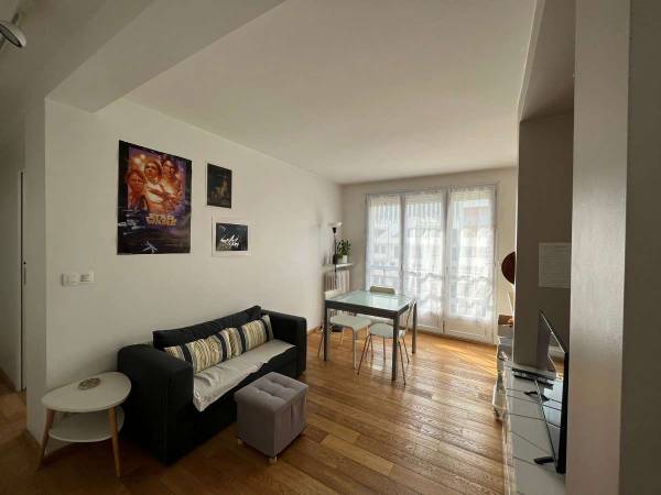 Colocation / Appartement 3 pièces de 46 m², Issy-les-Moulineaux, Rue Jeanne d'Arc / Photo 2