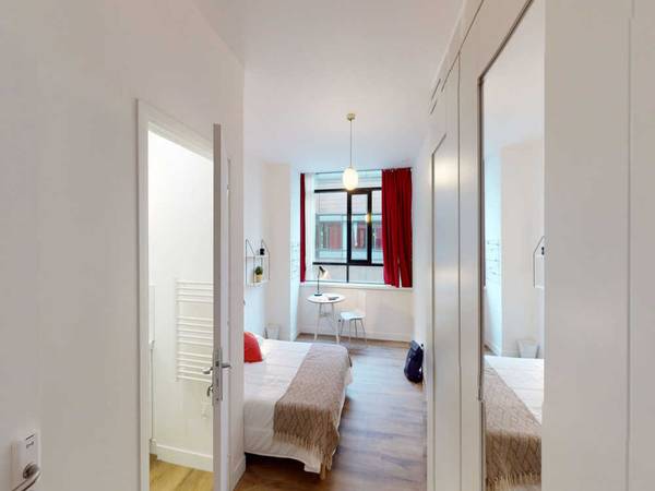 Colocation / Appartement 12 pièces de 280 m², Asnières-sur-Seine, Avenue Sainte-Anne / Photo 2