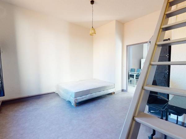 Colocation / Appartement 6 pièces de 144 m², Clermont-Ferrand, Avenue des Paulines / Photo 2