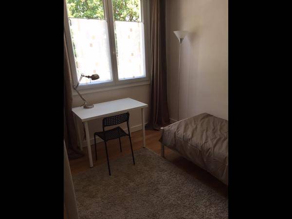 Colocation / Appartement 3 pièces de 58 m², Versailles, Avenue des États Unis / Photo 2