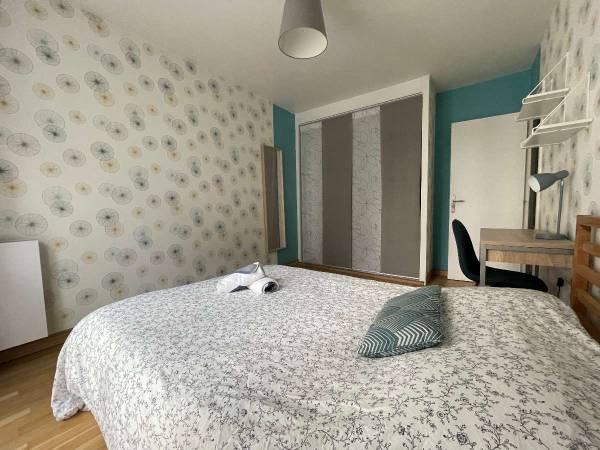 Colocation / Appartement 6 pièces de 96 m², Les Ulis, Rue des Millepertuis / Photo 17