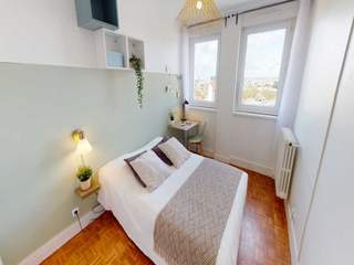Colocation / Appartement 4 pièces de 90 m², Courbevoie, Avenue Marceau