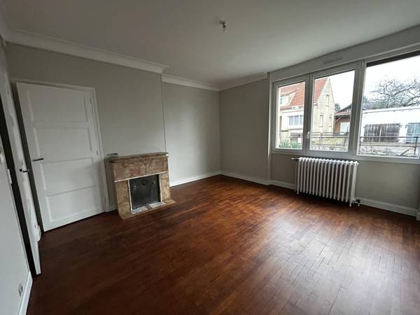 Location / Appartement 3 pièces de 65 m², Le Creusot, Rue Bayard / Photo 2