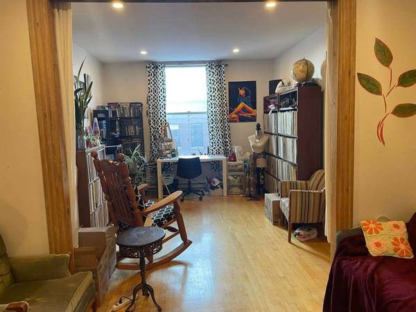 Coliving / Duplex 3 pièces de 121 m², Montréal, Rue Saint-Antoine Ouest / Photo 2