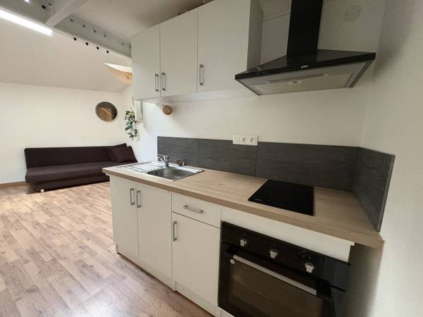 Location / Appartement 1 pièce de 23 m², Poitiers, Rue de la Cueille Mirebalaise / Photo 2