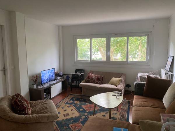 Sous-location / Appartement 4 pièces de 75 m², Saint-Denis, Rue de la Légion d'Honneur / Photo 6