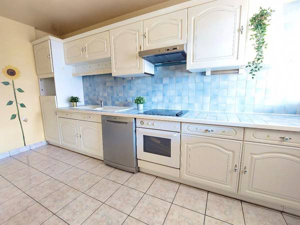 Colocation / Appartement 6 pièces de 96 m², Cergy, Rue des Chênes Bruns / Photo 3