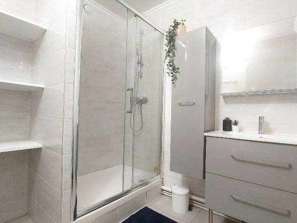 Colocation / Appartement 6 pièces de 96 m², Cergy, Rue des Chênes Bruns / Photo 2