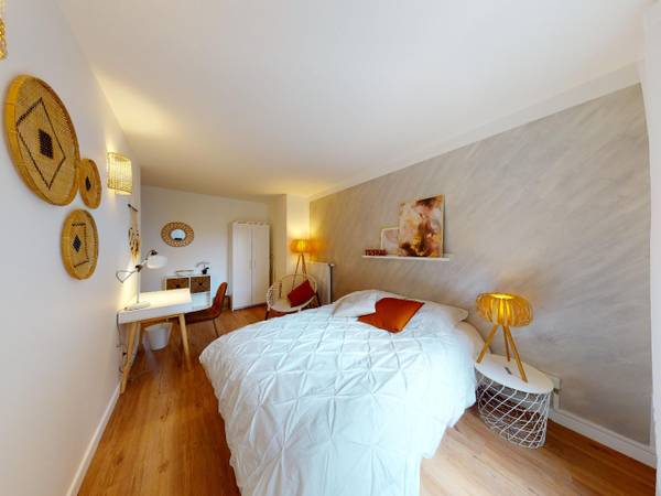 Colocation / Appartement 4 pièces de 95 m², Villeurbanne, Rue du Cimetière / Photo 2