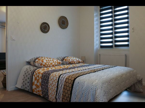 Colocation / Maison 6 pièces de 104 m², Chevry-Cossigny, Rue Charles Pathé / Photo 2