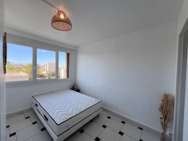 Colocation / Appartement 4 pièces de 57 m², Villeurbanne, Rue Pierre-Louis Bernaix / Photo 12