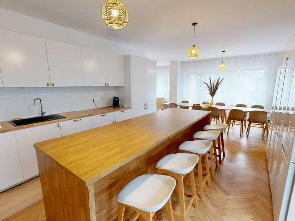 Coliving / Maison 10 pièces de 400 m², Bron, Rue Jean Jaurès / Photo 2