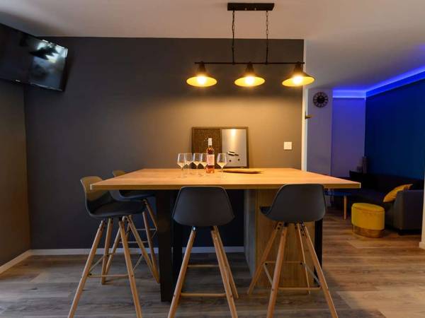 Colocation / Appartement 6 pièces de 90 m², Saint-Martin-d'Hères, Rue Paul Gauguin / Photo 2
