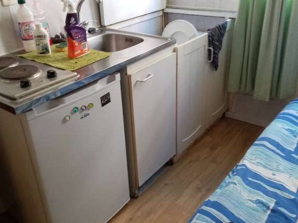 Location / Studio de 11 m², Aix-en-Provence, Rue Gustave Desplaces / Photo 2