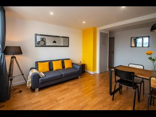 Colocation / Appartement 5 pièces de 85 m², Tarbes, Place Marcadieu