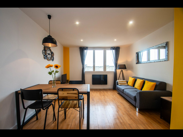 Colocation / Appartement 5 pièces de 85 m², Tarbes, Place Marcadieu / Photo 2