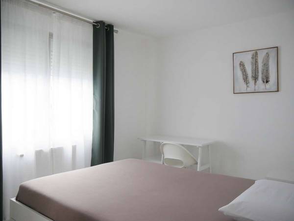 Colocation / Maison 10 pièces de 150 m², La Roche-sur-Yon, Rue Trousseau / Photo 6