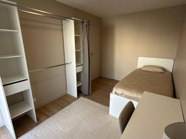 Colocation / Appartement 6 pièces de 93 m², Vénissieux, Passage Léon Feix / Photo 2