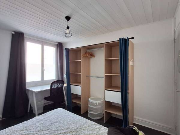 Colocation / Appartement 5 pièces de 67 m², Lyon, Rue des Roses / Photo 2