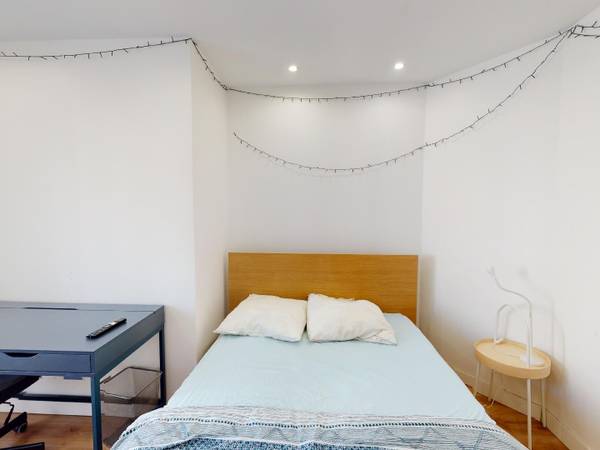 Colocation / Appartement 5 pièces de 84 m², Toulon, . Rue des Remparts / Photo 2