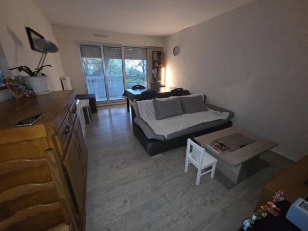 Location / Appartement 3 pièces de 71 m², Le Creusot, Résidence de la Couronne Route de Montcenis / Photo 2