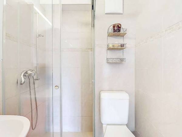 Colocation / Appartement 4 pièces de 104 m², Neuchâtel, Route des Nods / Photo 7