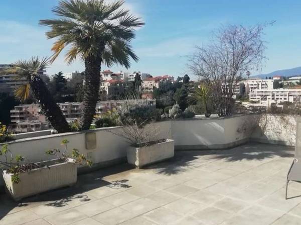 Chambre chez l'habitant / Studio de 43 m², Nice, Avenue de Fabron / Photo 2