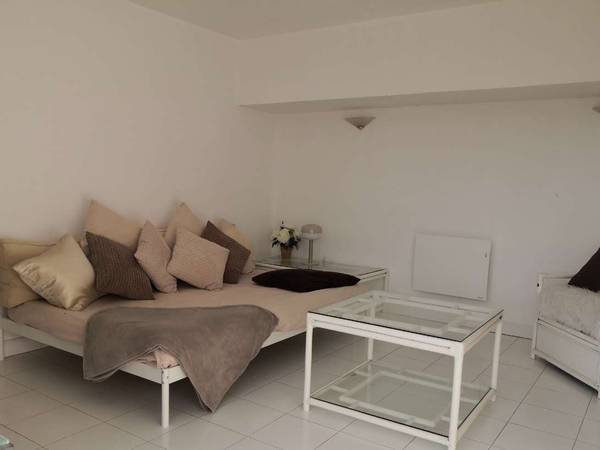 Chambre chez l'habitant / Studio de 43 m², Nice, Avenue de Fabron / Photo 2
