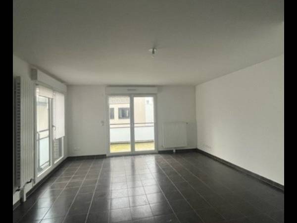 Location / Appartement 4 pièces de 89 m², Rouen, Passage Luciline / Photo 2
