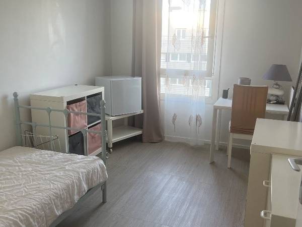 Chambre chez l'habitant / Appartement 4 pièces de 85 m², Nanterre, Allée de la Danse / Photo 2