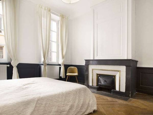 Colocation / Appartement 4 pièces de 141 m², Lyon, Rue de l'Annonciade / Photo 2