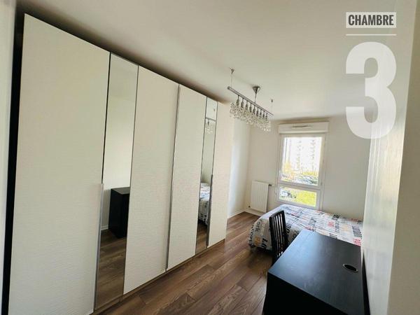 Colocation / Appartement 4 pièces de 91 m², Nanterre, Rue des Primevères / Photo 2