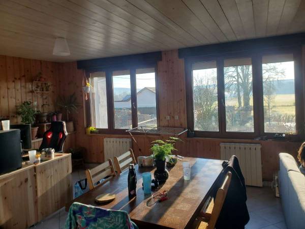 Colocation / Appartement 4 pièces de 98 m², La Vèze, Grande Rue / Photo 2