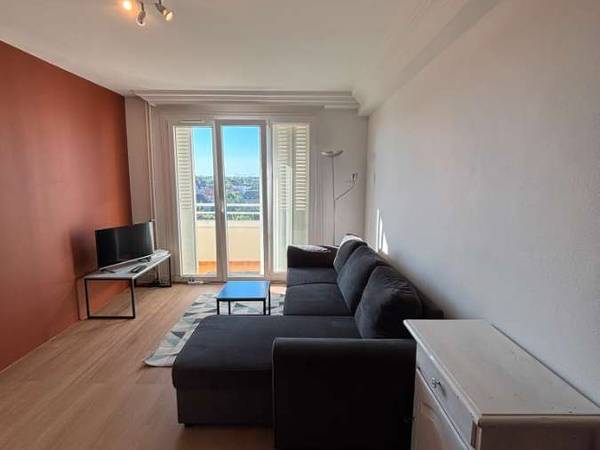 Colocation / Appartement 5 pièces de 81 m², Troyes, Rue des Gayettes / Photo 2