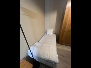 Location / Studio de 14 m², Paris, Rue Viollet-Le-Duc