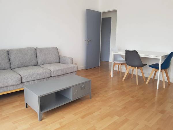 Colocation / Appartement 4 pièces de 66 m², Pessac, Av. de Saige, 33600 Pessac, France / Photo 2