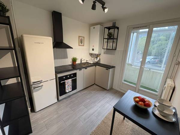 Colocation / Appartement 4 pièces de 56 m², Grenoble, Avenue Jeanne d'Arc / Photo 2