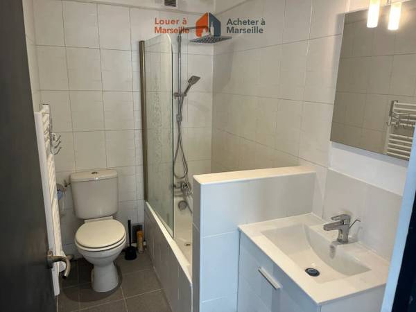Location / Appartement 2 pièces de 33 m², Marseille, Rue Charras / Photo 4