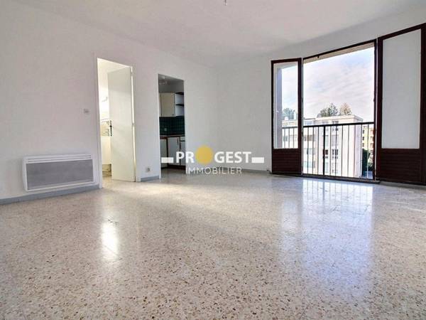 Location / Studio de 29 m², Aix-en-Provence / Photo 2