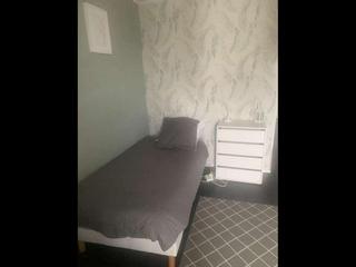 Chambre chez l'habitant / Appartement 5 pièces de 100 m², Paris, Rue Ernestine