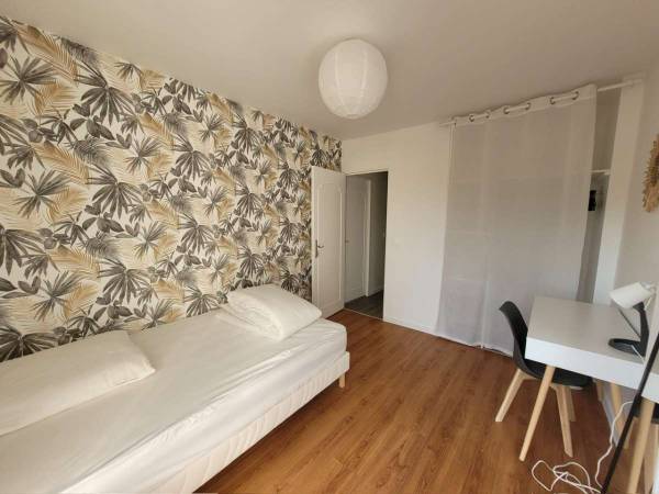 Colocation / Appartement 5 pièces de 81 m², Cergy, Rue de la Justice Orange / Photo 2