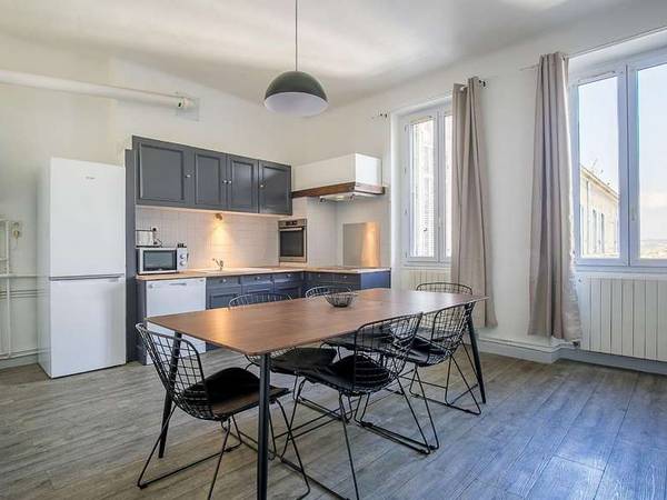 Sous-location / Appartement 8 pièces de 150 m², Marseille, Rue Dragon / Photo 7