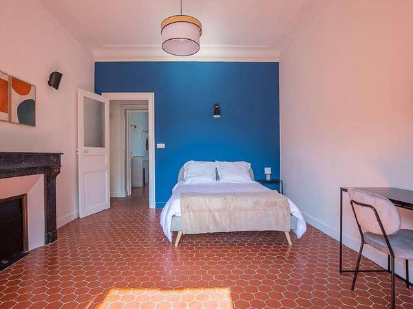 Sous-location / Appartement 8 pièces de 150 m², Marseille, Rue Dragon / Photo 2