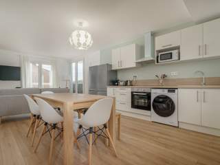Casa partilhada / 6 rooms apartment · 96 m², Aix-en-Provence, Rue Achille Emperaire