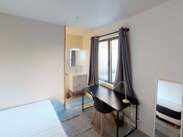 Colocation / Loft/atelier 10 pièces de 194 m², Bordeaux, Rue de la Reole / Photo 2