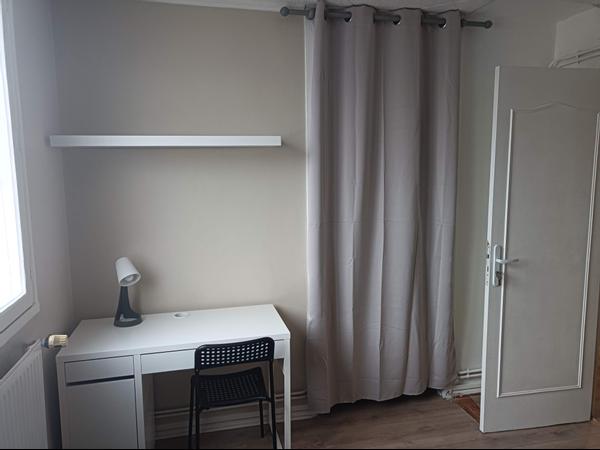 Colocation / Appartement 6 pièces de 68 m², Vénissieux, Avenue Francis de Pressensé / Photo 2
